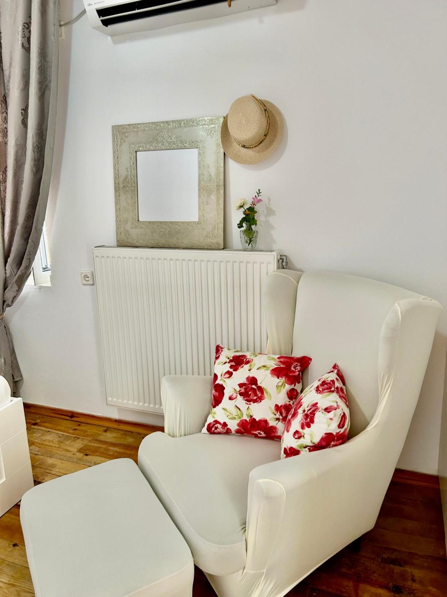 Apartamento Viktora'S House Himarë Exterior foto